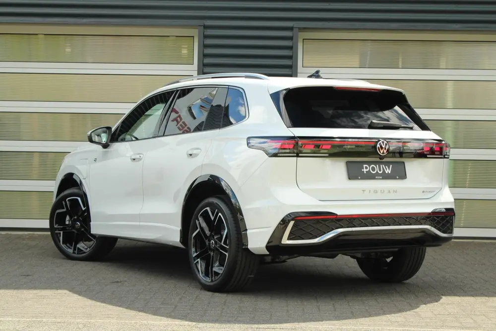 Volkswagen Tiguan 1.5 eHybrid 204pk R-Line Edition | Panoram uit 2026, foto 10