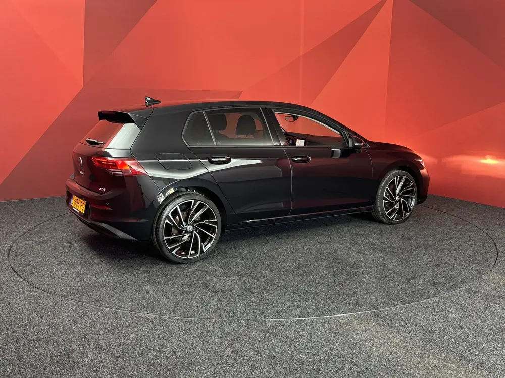 Volkswagen Golf 1.0 eTSI Life | Sfeerverlichting | Automaat uit 2021, foto 14