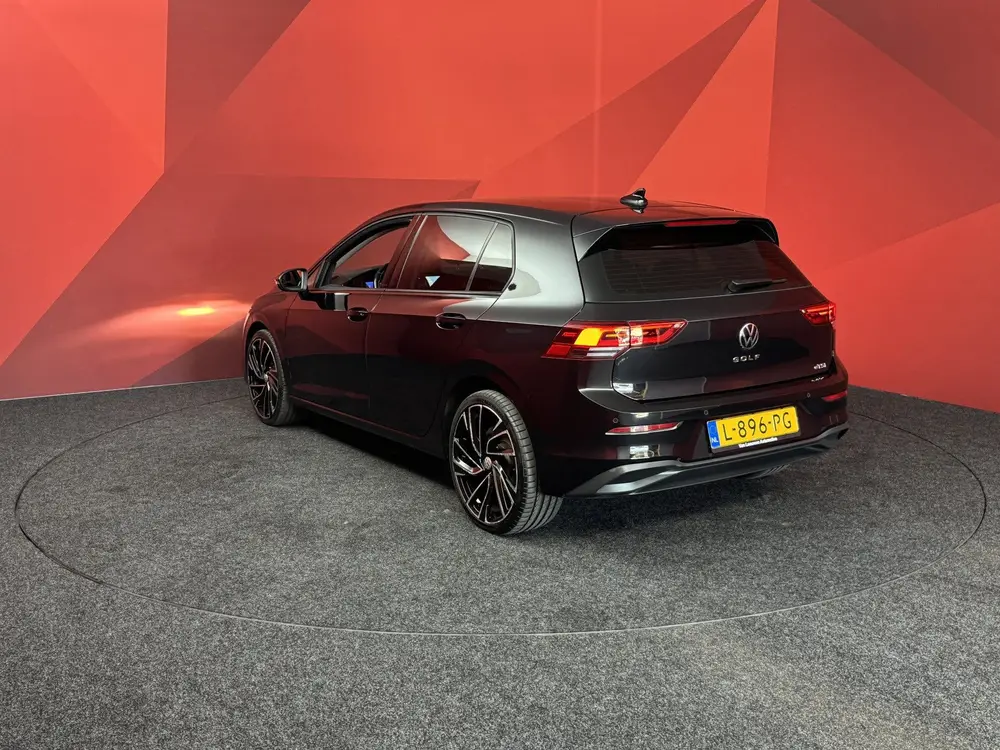 Volkswagen Golf 1.0 eTSI Life | Sfeerverlichting | Automaat uit 2021, foto 7