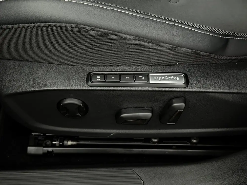 Volkswagen Golf 1.5 eHybrid Life Edition Plug-in Camera, App uit 2025, foto 15