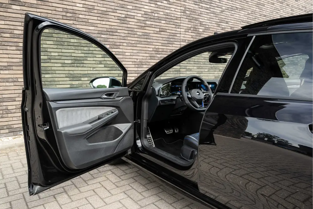 Volkswagen Golf 2.0 TSI R 4Motion (bj 2021, automaat) uit 2021, foto 16
