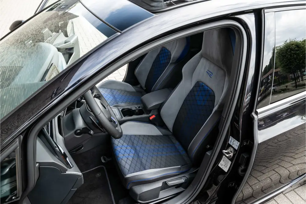 Volkswagen Golf 2.0 TSI R 4Motion (bj 2021, automaat) uit 2021, foto 18
