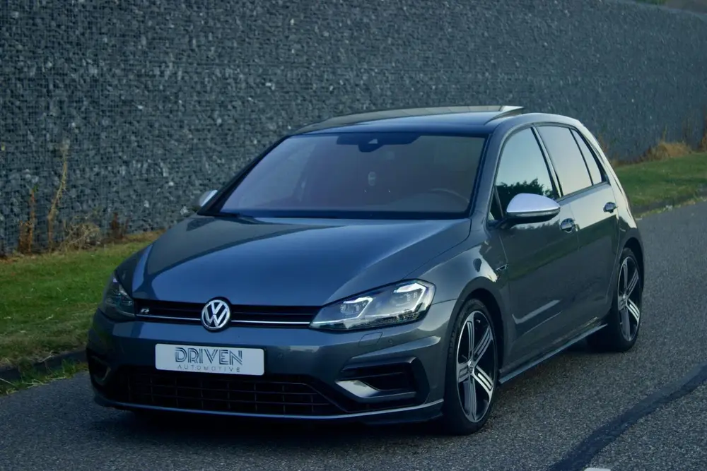 Volkswagen Golf 7.5 2.0 TSI R | Indium Grey - Pano - APR uit 2020