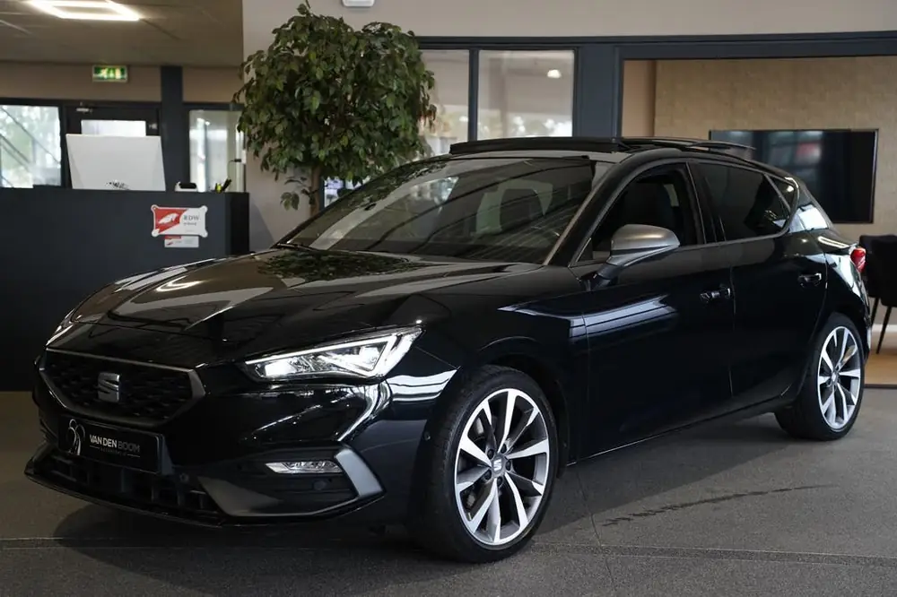SEAT Leon 1.5 eTSI FR 150PK DSG Pano Beats Led Cam Navi Virt uit 2022
