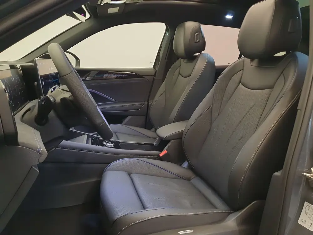Volkswagen Tiguan 1.5 eHybrid 272pk DSG/AUT R-Line Wegklapba uit 2026, foto 18