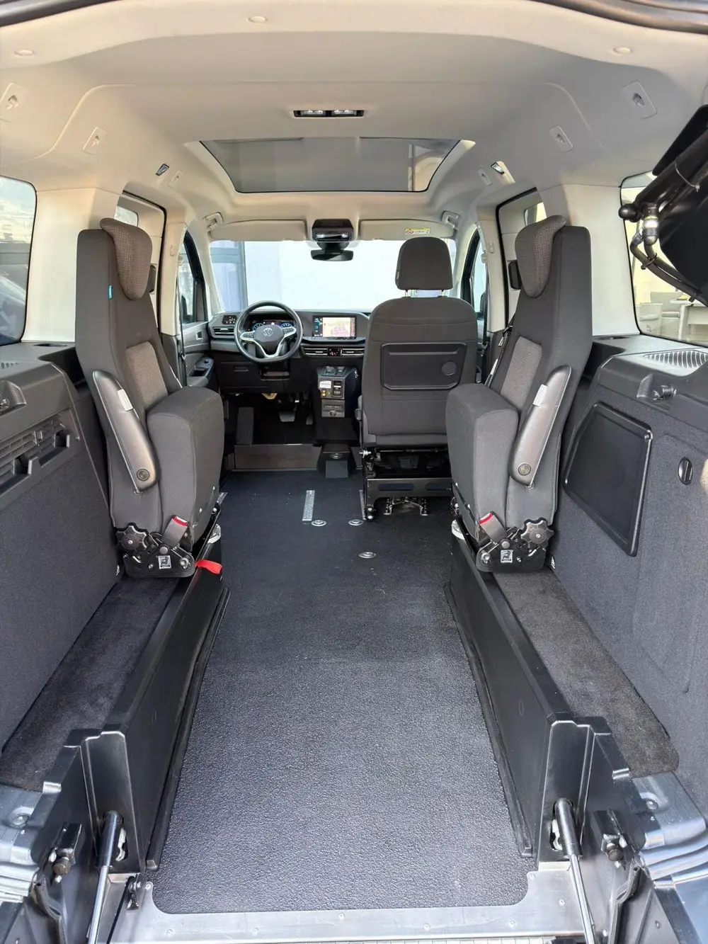 Volkswagen Caddy Maxi L2 Rolstoelauto Automaat Rolstoel voor uit 2022, foto 18