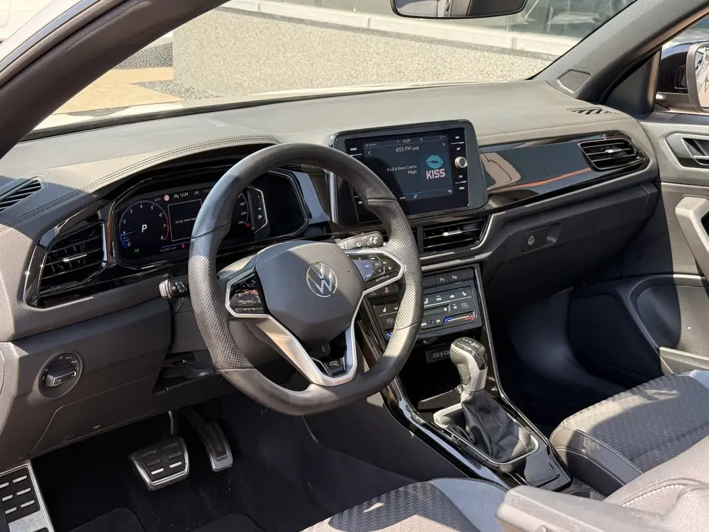Volkswagen T-Roc Cabrio 1.5 TSI R-Line | ACC | DAB | Alcanta uit 2023, foto 2