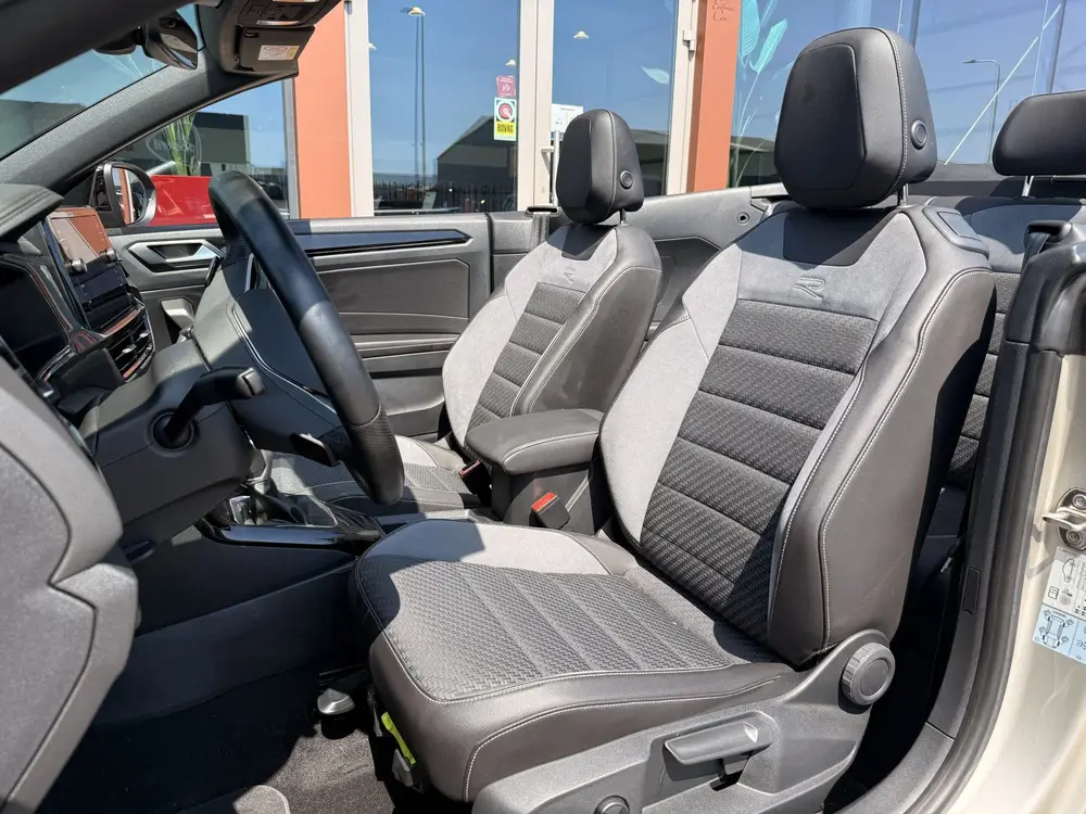 Volkswagen T-Roc Cabrio 1.5 TSI R-Line | ACC | DAB | Alcanta uit 2023, foto 5