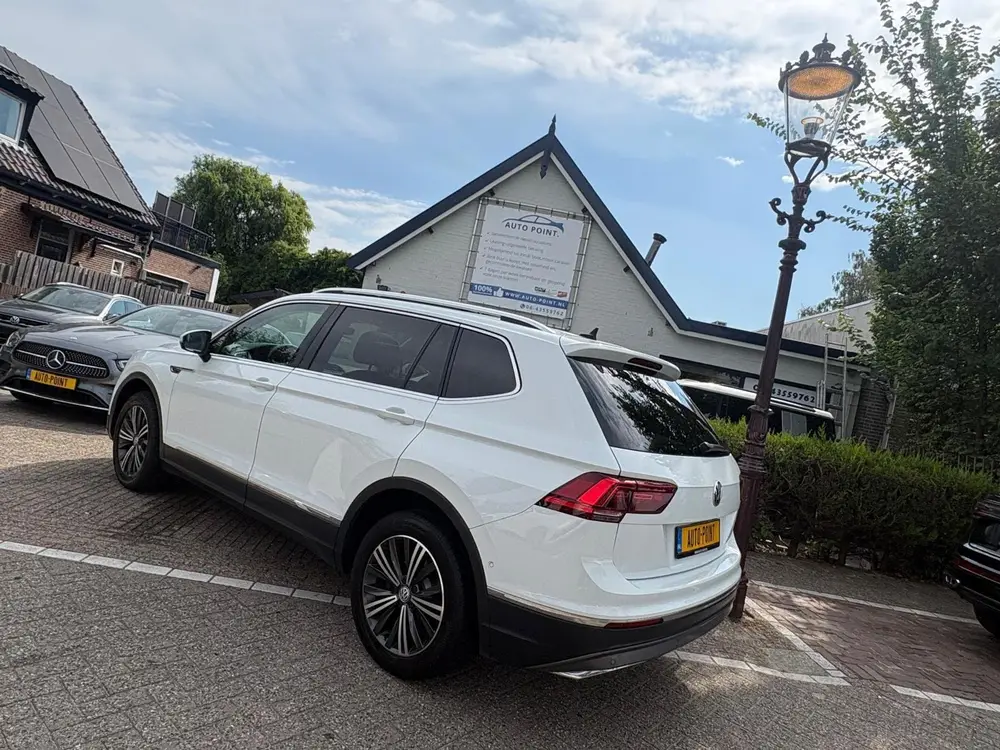 Volkswagen Tiguan Allspace 1.5 TSI PANO/19INCH-R-LINE/VIRTUA uit 2020, foto 3