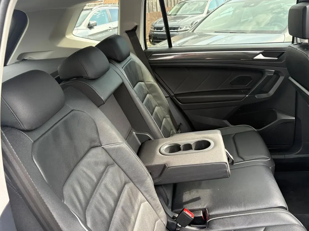 Volkswagen Tiguan Allspace 1.5 TSI PANO/19INCH-R-LINE/VIRTUA uit 2020, foto 7