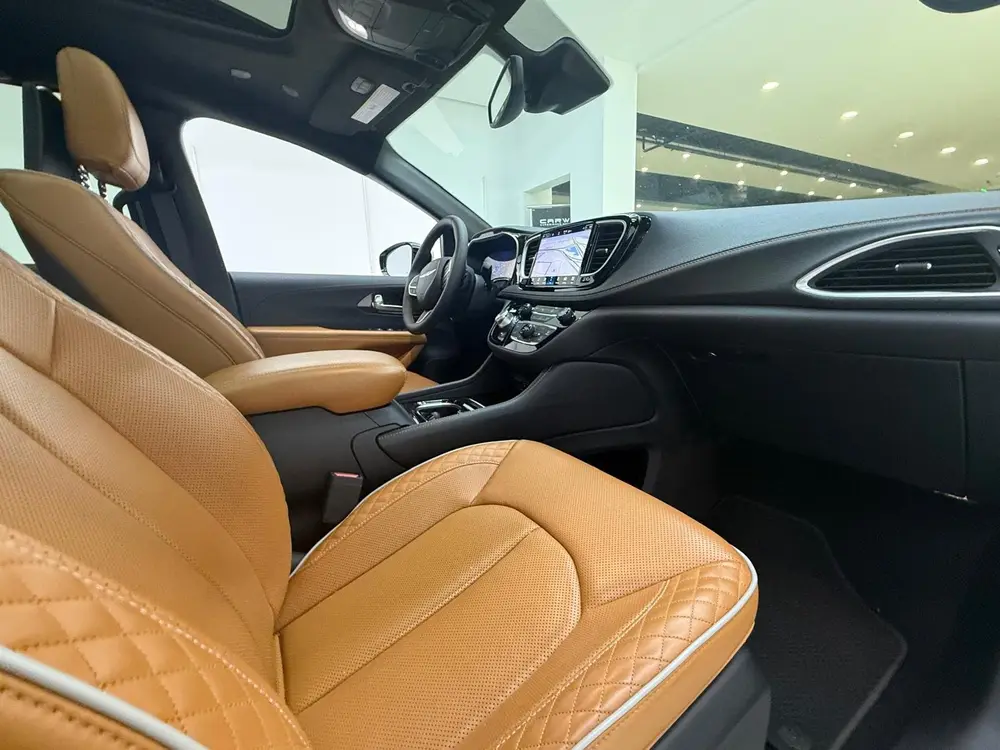 Chrysler Grand Voyager 3.6 V6 Hybrid Pacifica Pinnacle 7-zit uit 2023, foto 13