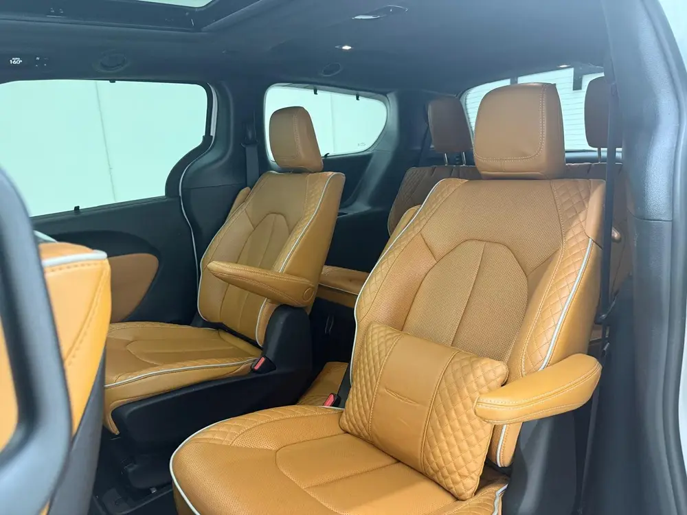 Chrysler Grand Voyager 3.6 V6 Hybrid Pacifica Pinnacle 7-zit uit 2023, foto 14