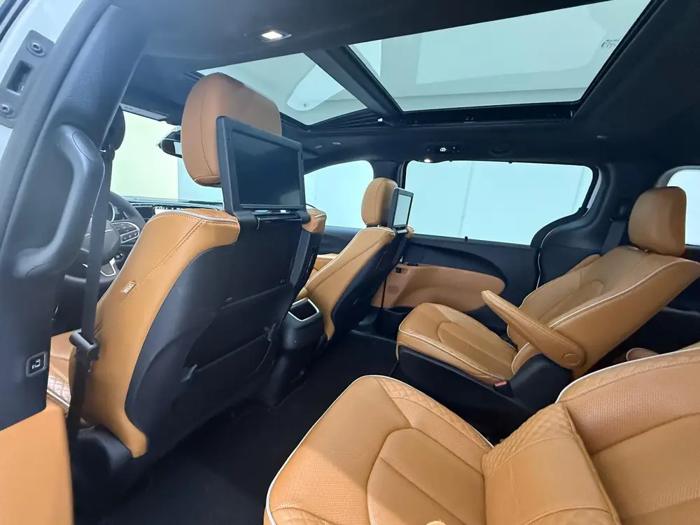 Chrysler Grand Voyager 3.6 V6 Hybrid Pacifica Pinnacle 7-zit uit 2023, foto 9