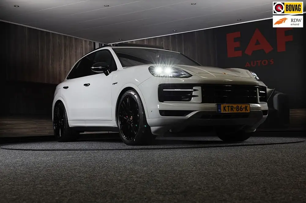 Porsche Cayenne 3.0 S E-Hybrid / 520 Pk / Head Up / 4W Sturi uit 2025