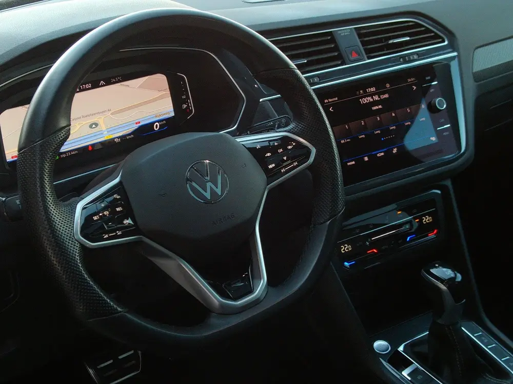 Volkswagen Tiguan 1.5 TSI R-Line Business+ Automaat / Schuif uit 2022, foto 4