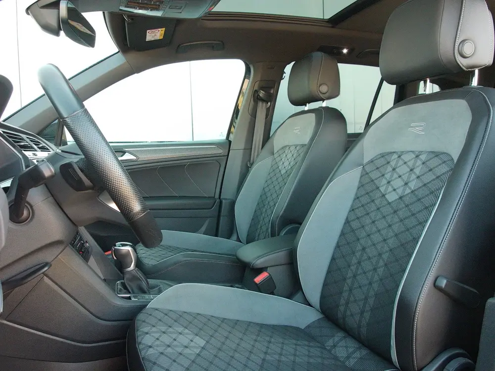 Volkswagen Tiguan 1.5 TSI R-Line Business+ Automaat / Schuif uit 2022, foto 5