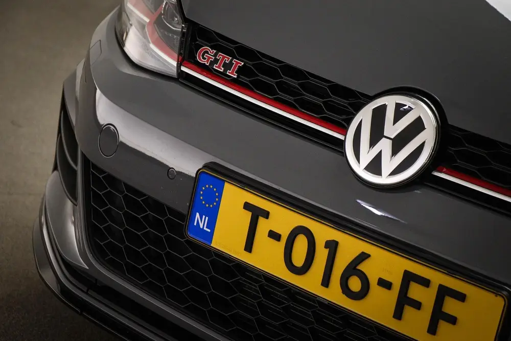 Volkswagen Golf 2.0 TSI GTI TCR | AKRAPOVIC | VIRTUAL COCKPI uit 2019, foto 15