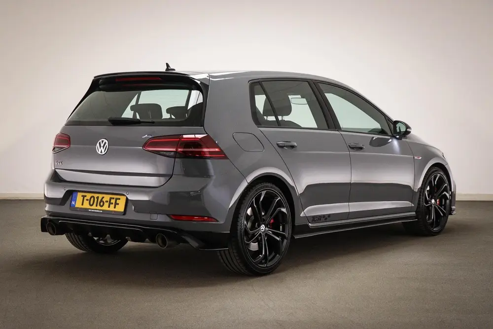 Volkswagen Golf 2.0 TSI GTI TCR | AKRAPOVIC | VIRTUAL COCKPI uit 2019, foto 2