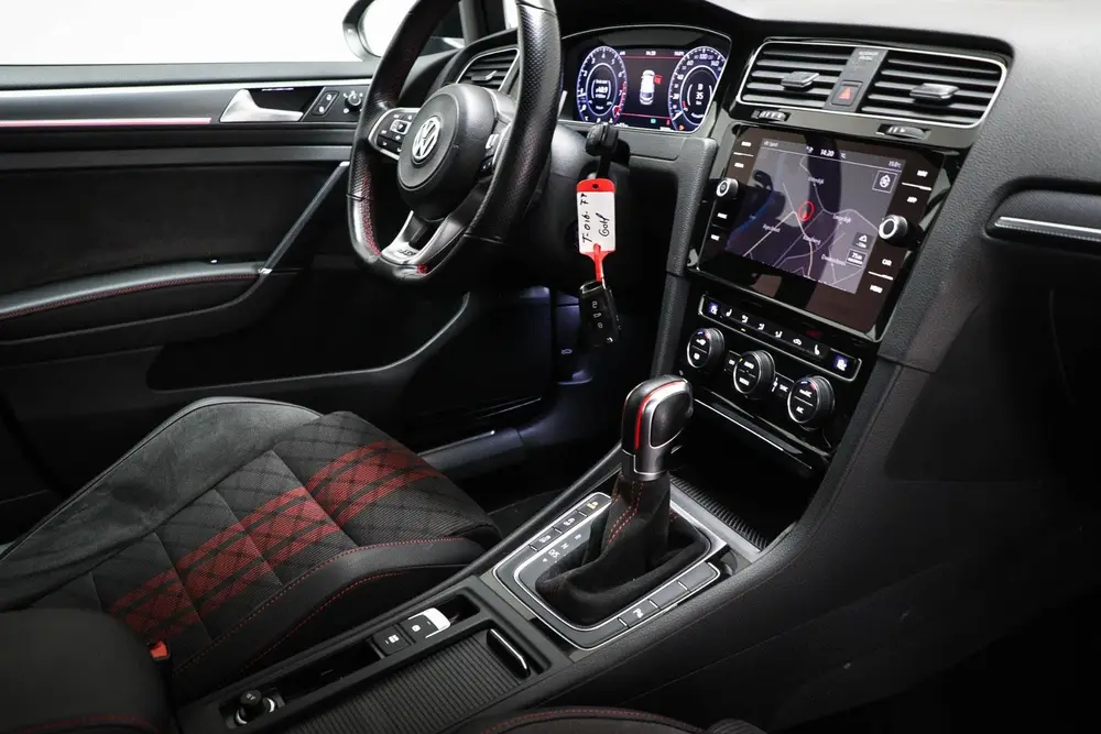 Volkswagen Golf 2.0 TSI GTI TCR | AKRAPOVIC | VIRTUAL COCKPI uit 2019, foto 3