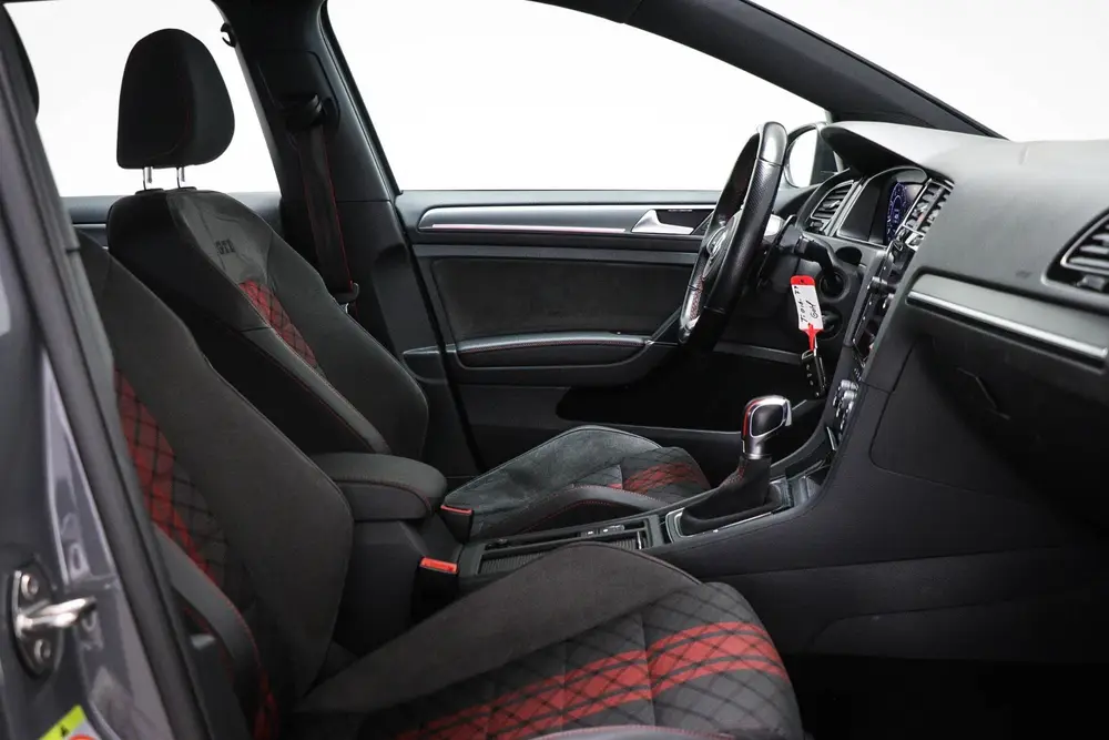 Volkswagen Golf 2.0 TSI GTI TCR | AKRAPOVIC | VIRTUAL COCKPI uit 2019, foto 4
