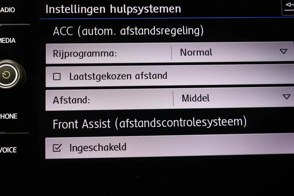 Volkswagen T-Roc 1.5 TSI Style Business | VIRTUAL COCKPIT | uit 2020, foto 5