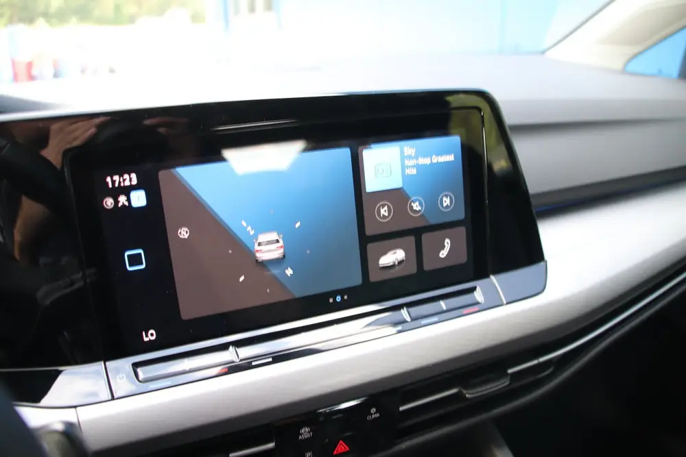 Volkswagen Golf 1.0 TSI Life Trekhaak/Camera+park.sens/Carpl uit 2022, foto 17
