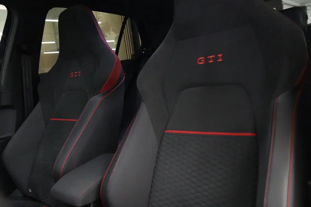 Volkswagen Golf 2.0 TSI GTI 45 JAHRE CLUBSPORT AKRA/PANO/ACC uit 2022, foto 14