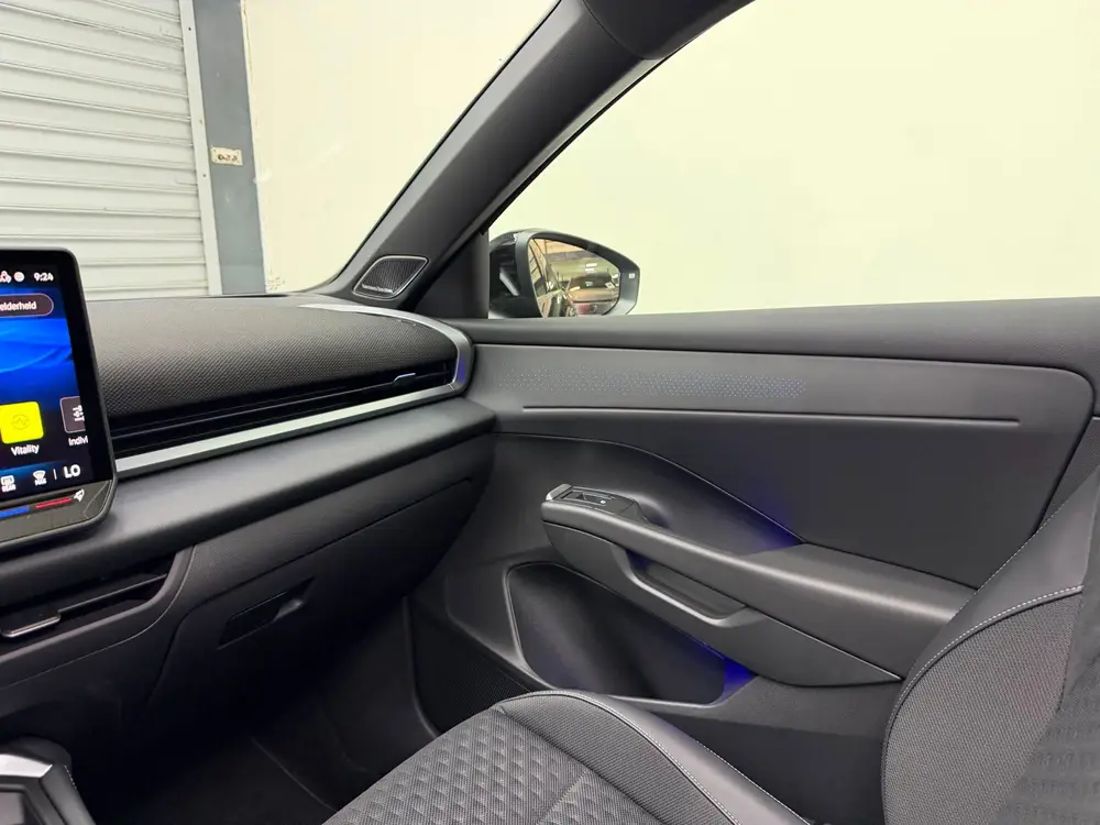 Volkswagen T-Roc 1.5 TSI R-Line Full option - Pano - Elek. T uit 2026, foto 14