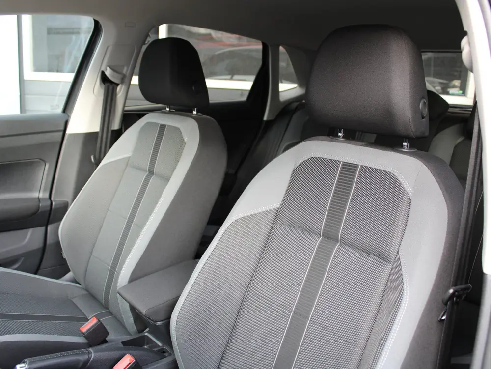 Volkswagen Polo 1.0 TSI Automaat Highline Business R /NAVI/P uit 2021, foto 19