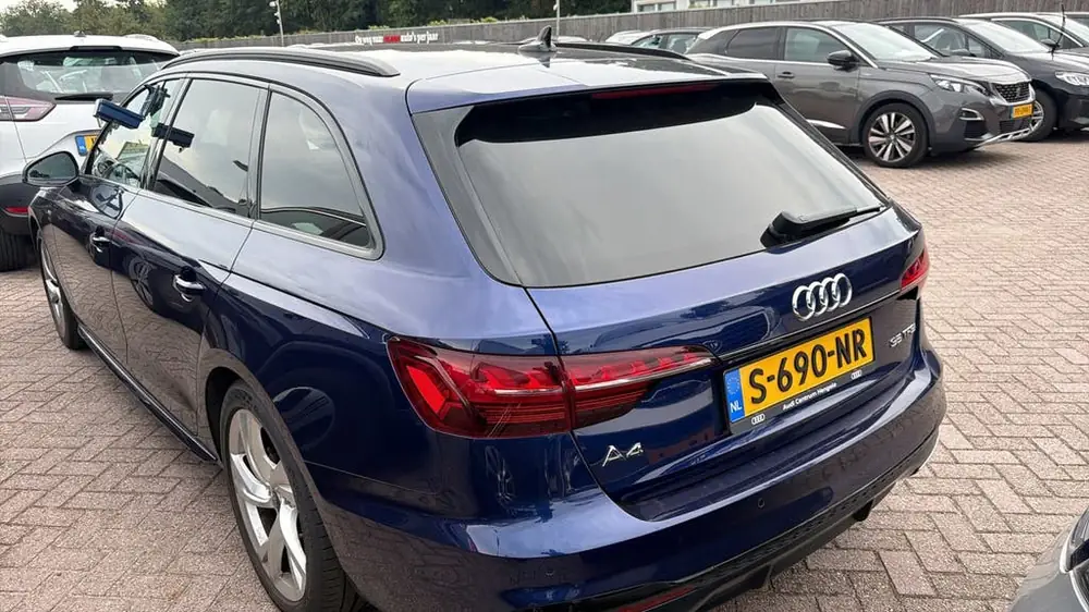Audi A4 Avant 35 TFSI S edition Automaat | Navigatie | CarPl uit 2023, foto 2