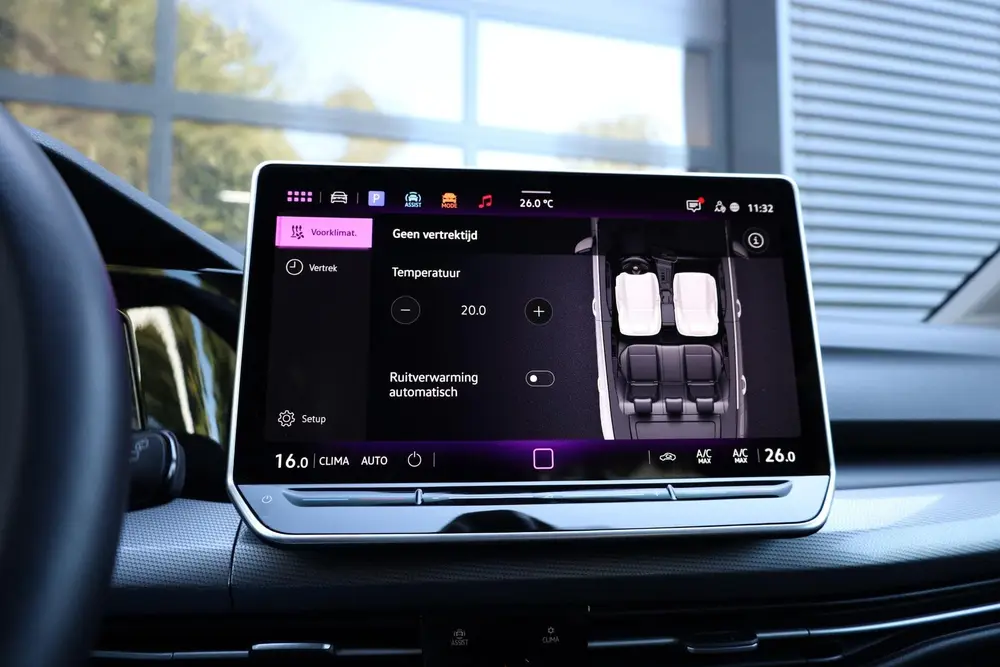 Volkswagen Golf 1.5 eHybrid Style Edition uit 2025, foto 17