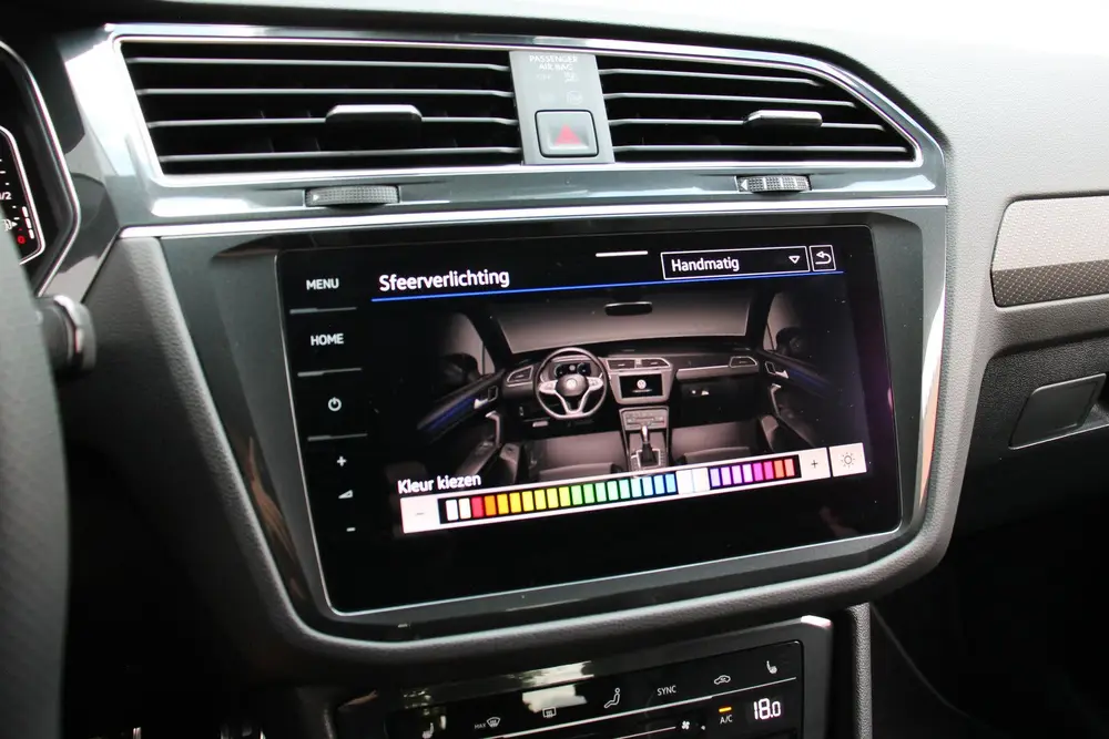 Volkswagen Tiguan 2.0 TSI 245pk R-line Black Style Leer Pano Harman Kardon Tiguan 2.0 TSI 245pk R-line Black Style Leer Pano uit 2021, foto 16