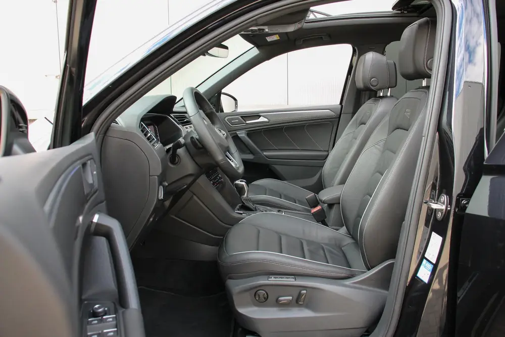Volkswagen Tiguan 2.0 TSI 245pk R-line Black Style Leer Pano Harman Kardon Tiguan 2.0 TSI 245pk R-line Black Style Leer Pano uit 2021, foto 8
