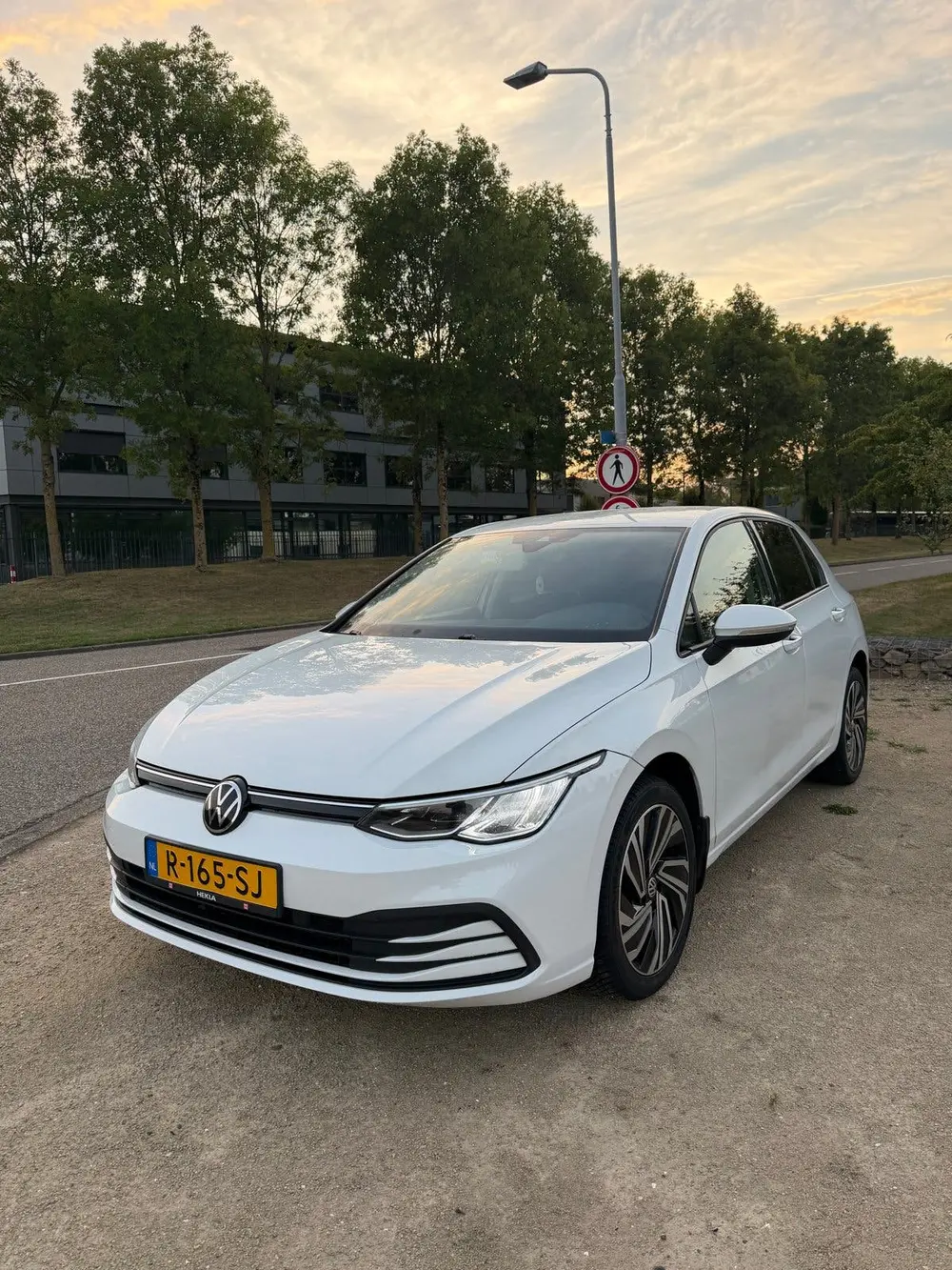 Volkswagen Golf 1.0 TSI 110pk 2021 Wit uit 2021