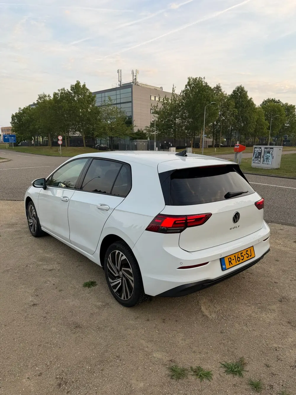 Volkswagen Golf 1.0 TSI 110pk 2021 Wit uit 2021, foto 3