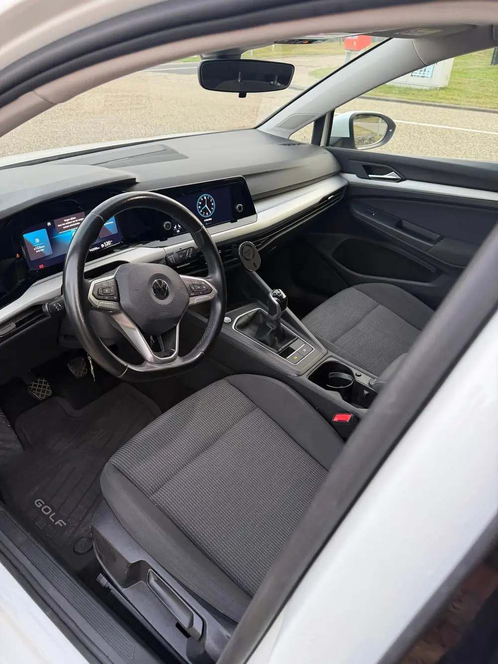 Volkswagen Golf 1.0 TSI 110pk 2021 Wit uit 2021, foto 9