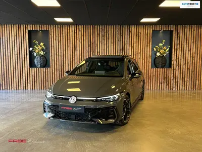 Volkswagen Golf 1.5 eTSI R-Line / 360 Camera / Pano / H/K / uit 2025