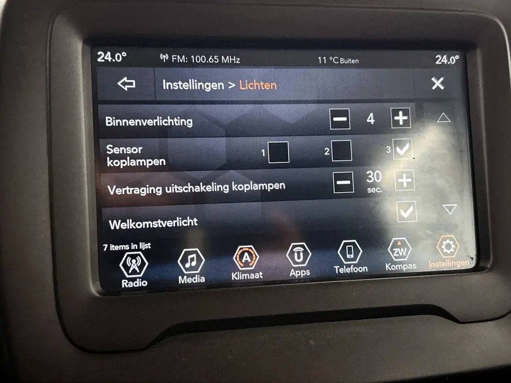 Jeep Renegade 1.3T-e Limited | Climate control | Apple Carpl uit 2019, foto 14