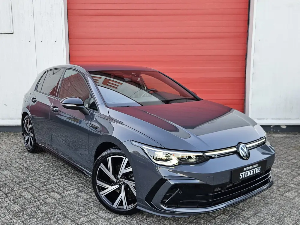 Volkswagen Golf 1.5 eTSI R-Line Business | ACC | Stuur/Stoel uit 2024