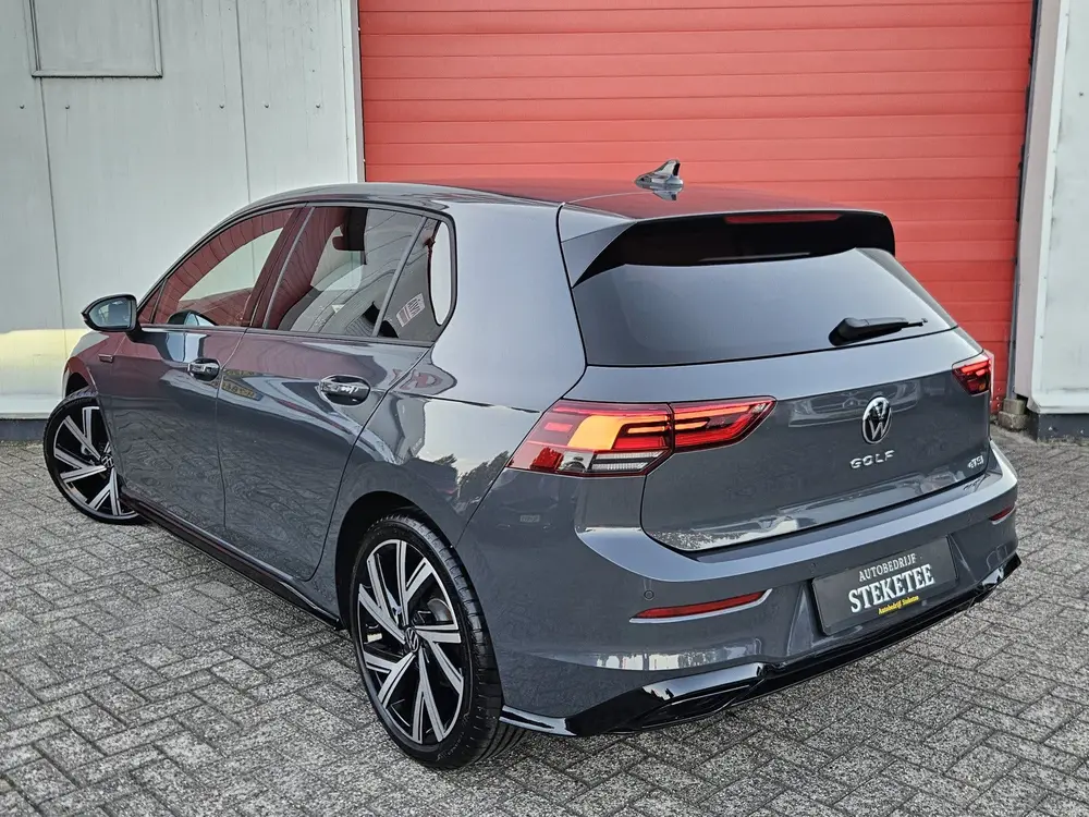 Volkswagen Golf 1.5 eTSI R-Line Business | ACC | Stuur/Stoel uit 2024, foto 2