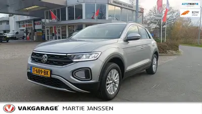 Volkswagen T-Roc 1.5 TSI Life Business uit 2022