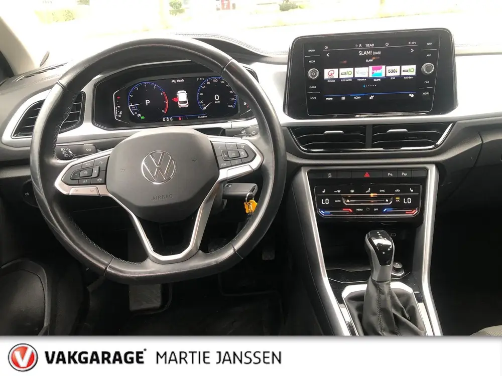 Volkswagen T-Roc 1.5 TSI Life Business uit 2022, foto 18