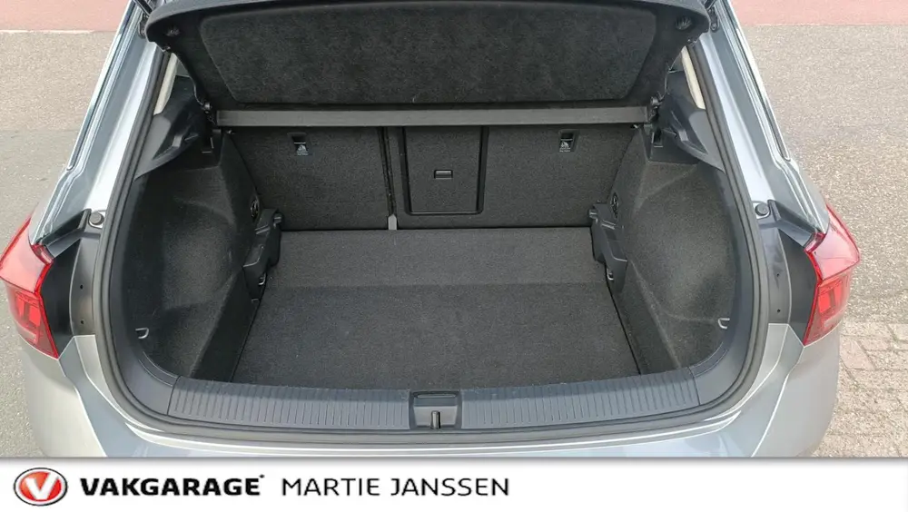 Volkswagen T-Roc 1.5 TSI Life Business uit 2022, foto 8