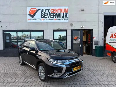 Mitsubishi Outlander 2.4 PHEV S-Edition 2019 Zwart 224pk uit 2019