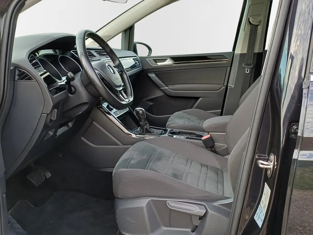 Volkswagen Touran 1.5 TSI Highline / Trekhaak / Panodak / Ca uit 2020, foto 2
