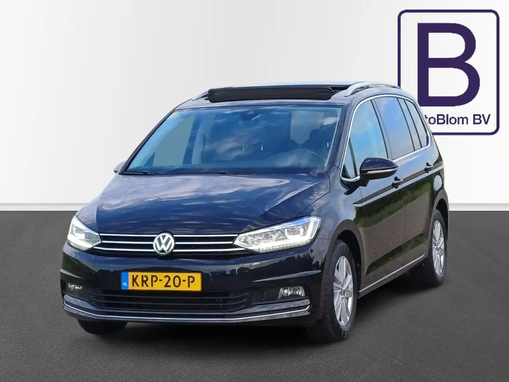 Volkswagen Touran 1.5 TSI Highline / Trekhaak / Panodak / Ca uit 2020, foto 3