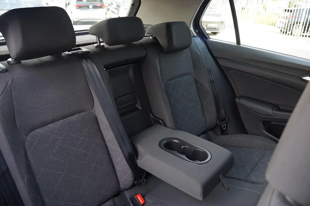 Volkswagen Golf 1.0 eTSI 110pk DSG Life | Navigatie | Apple uit 2023, foto 14