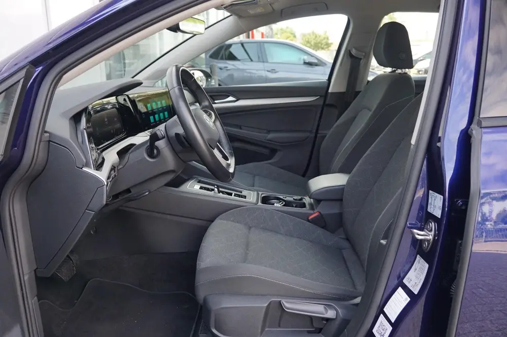 Volkswagen Golf 1.0 eTSI 110pk DSG Life | Navigatie | Apple uit 2023, foto 17