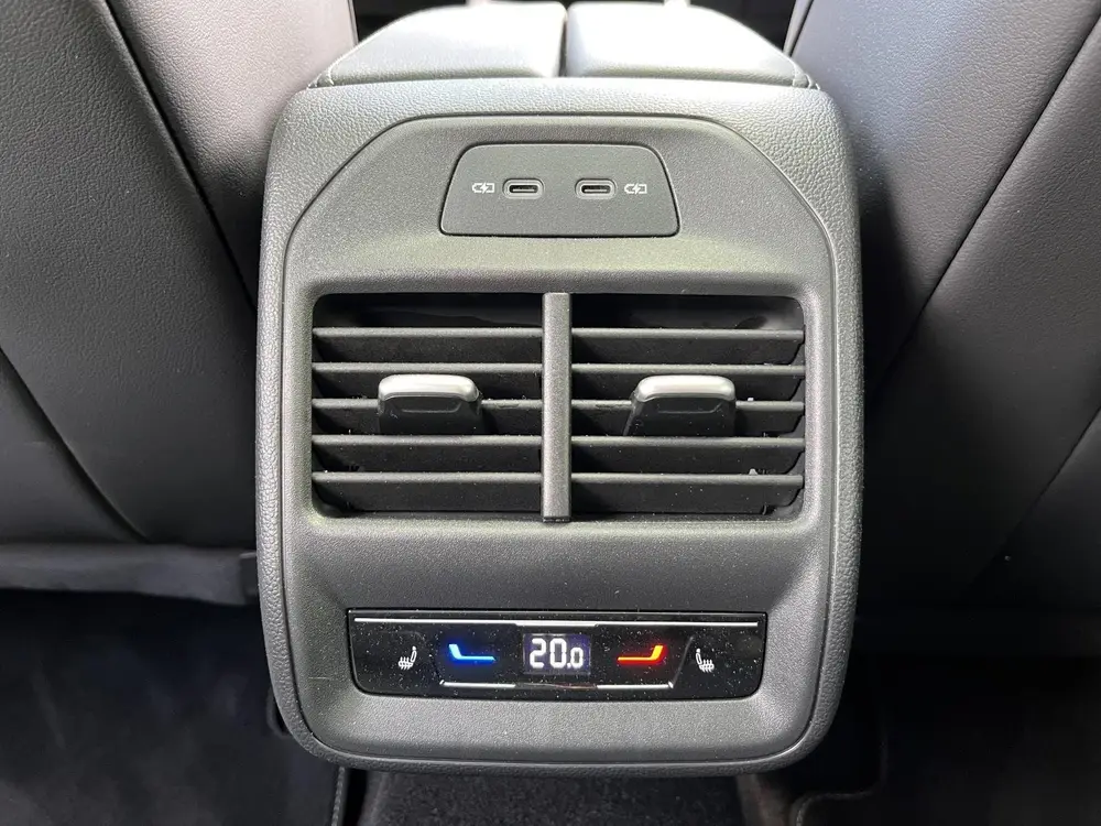 Volkswagen Passat Variant 1.5 eHybrid R-Line | Pano | Trekha uit 2025, foto 17