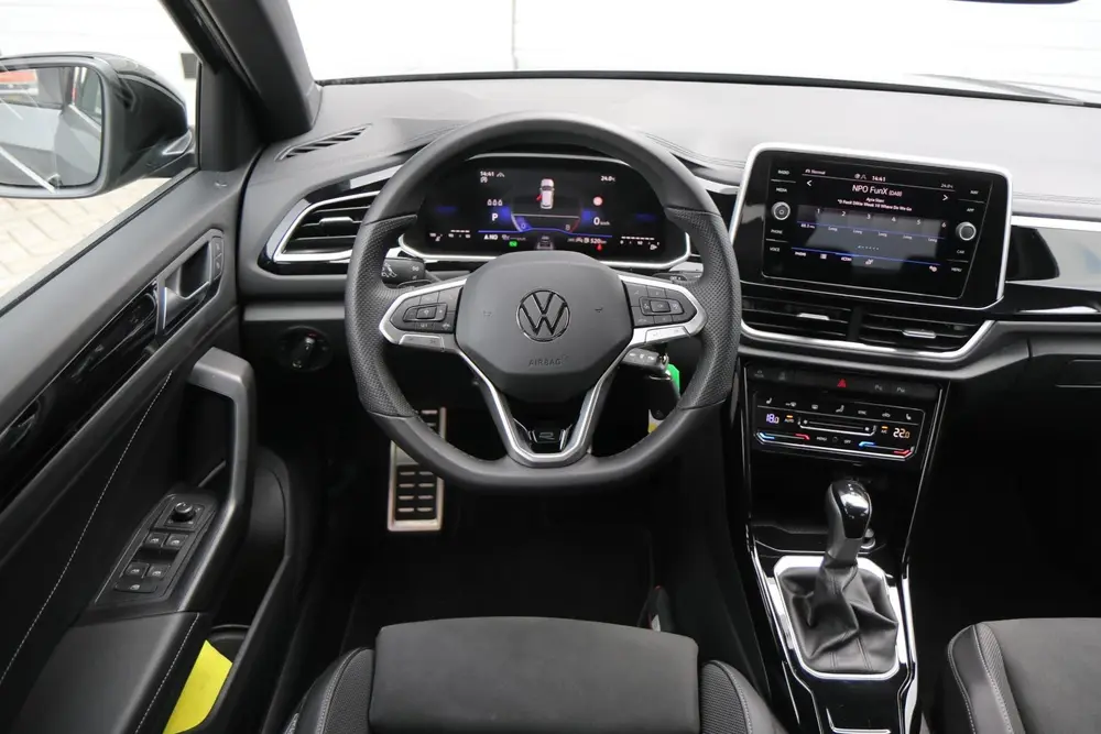 Volkswagen T-Roc 1.5 TSI 150pk DSG R-Line | Trekhaak | Navig uit 2025, foto 19